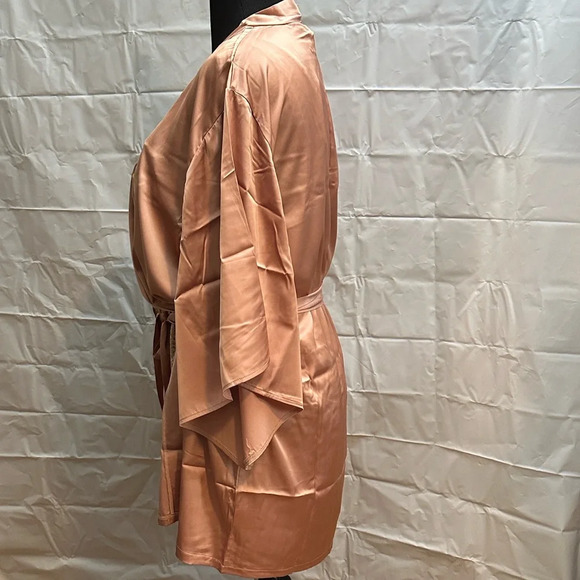 Elegant Peach Satin Women's Robe - Picture 3 of 9